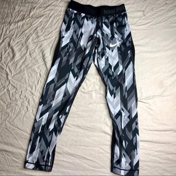 Nike Pro Hypercool Leggings Size Small - Picture 2 of 5